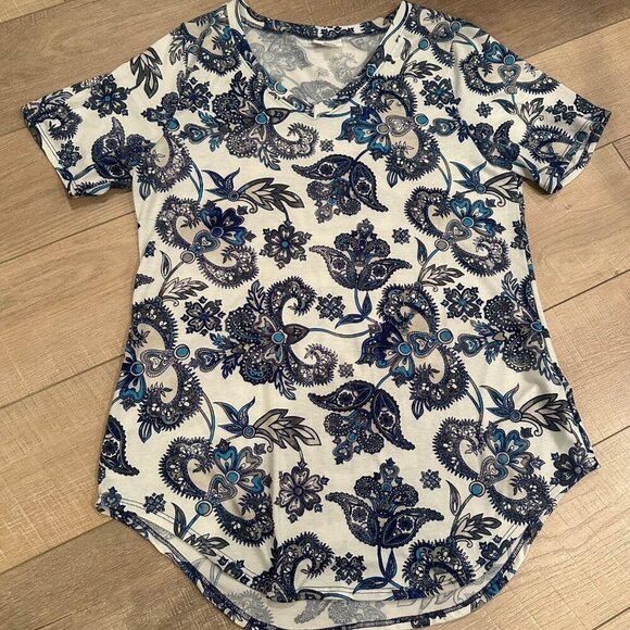 LULAROE WOMENS BLUE PAISLEY FLORAL T SHIRT MEDIUM - Picture 1 of 7